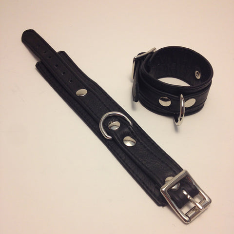WR-009 Leather Wrist cuffs with 1 D-ring