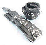 WR-005 Leather wrist cuffs padded with 3 D-rings